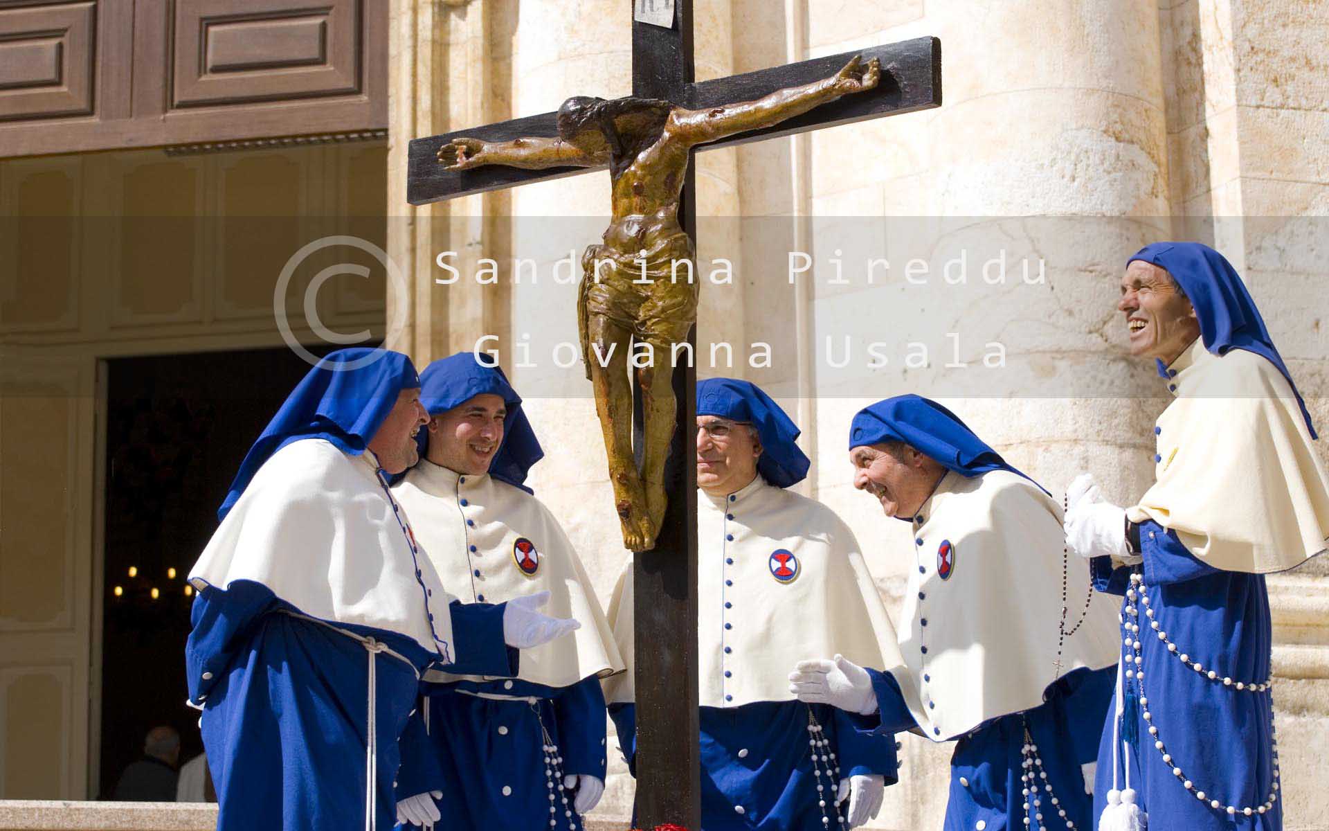 Arciconfraternita di Sant'Efisio - Processione dei Misteri di San Michele Cagliari - Immagini di Sandrina Pireddu e Giovanna Usala