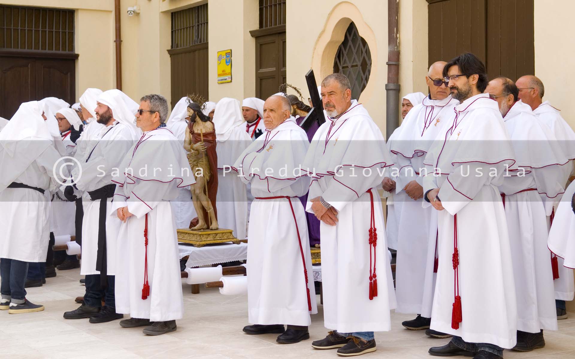 Processione dei Misteri - Congregazione Mariana degli Artieri di Cagliari - Immagini di Sandrina Pireddu e Giovanna Usala