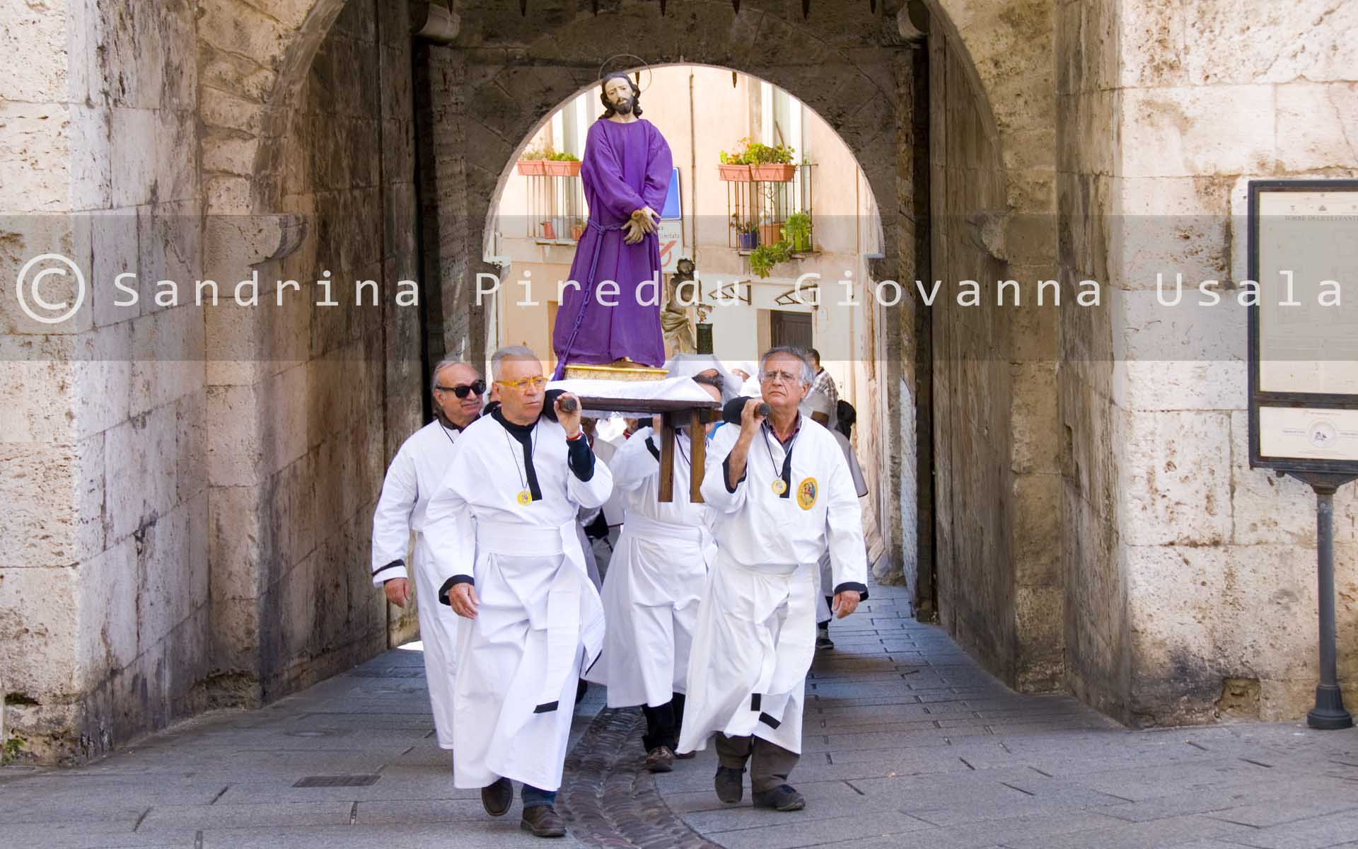 Processione dei Misteri - Congregazione Mariana degli Artieri di Cagliari - Immagini di Sandrina Pireddu e Giovanna Usala